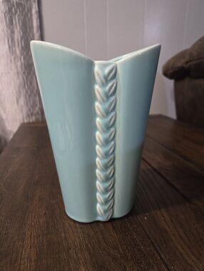 Pacific Pottery Vintage Vase Mint Green 8" X 5 Inches #3505 Farmhouse Cottage